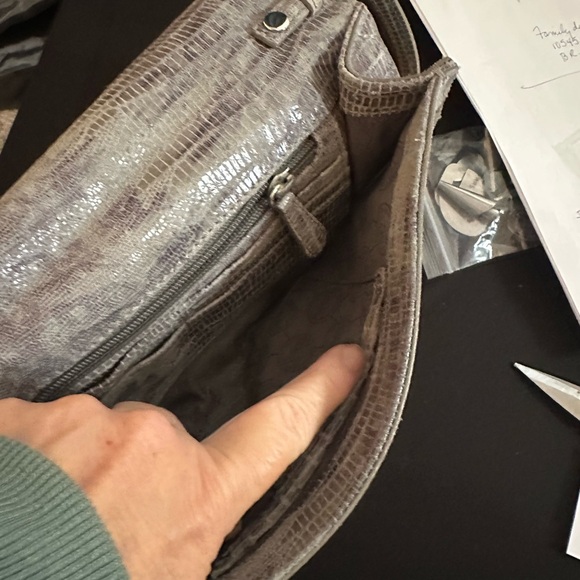 Michael Kors Elegant Gray Textured Clutch Purse. - Picture 5 of 8